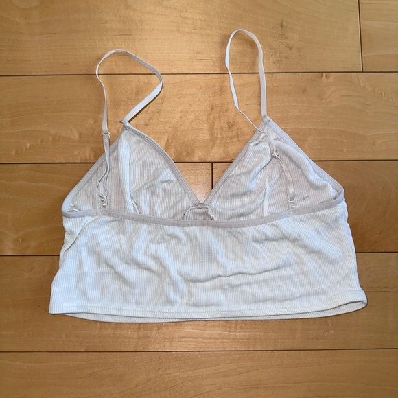 White American Apparel V neck crop top - Picture 2 of 2